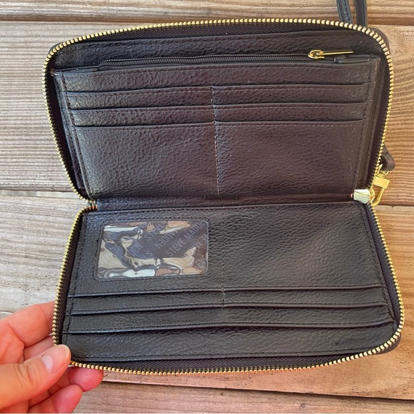 Steve Madden Black Wallet - Picture 3 of 6